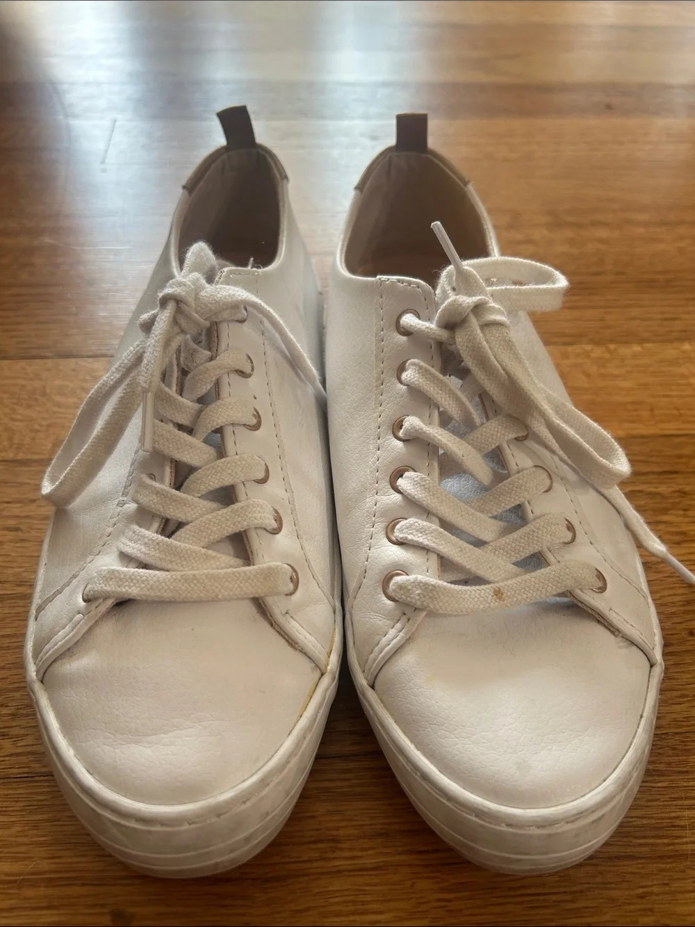 GAP White Women's Low-Top Lace-Up Sneakers